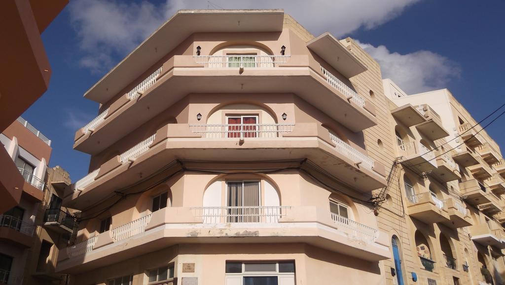 Hideaway Flats Apartment Xlendi Bilik gambar