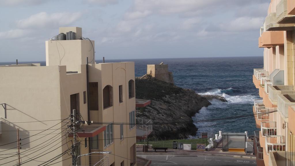 Hideaway Flats Apartment Xlendi Bilik gambar
